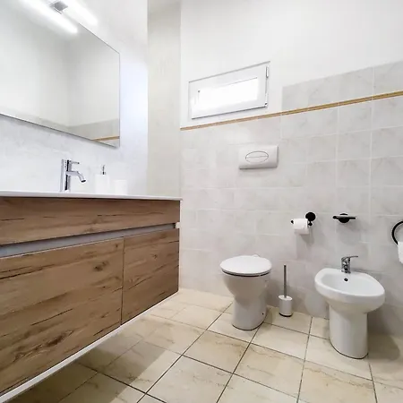 דירה Emme House