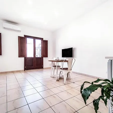 Apartment Emme House *